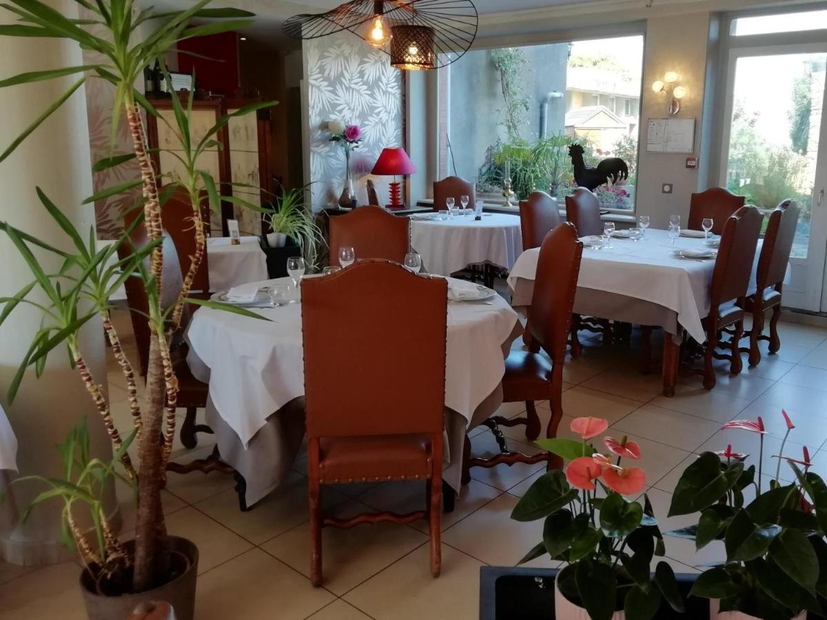Hotel De Bretagne Dol Centre Ville - Hotel Et Restaurant Dol-de-Bretagne Bagian luar foto