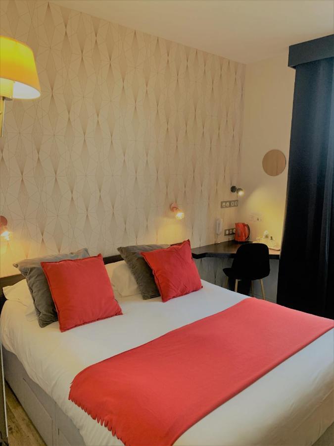 Hotel De Bretagne Dol Centre Ville - Hotel Et Restaurant Dol-de-Bretagne Bagian luar foto