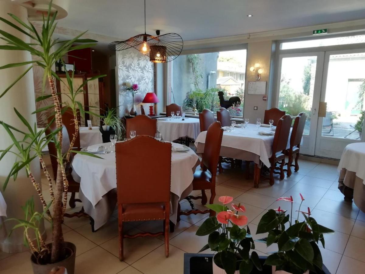 Hotel De Bretagne Dol Centre Ville - Hotel Et Restaurant Dol-de-Bretagne Bagian luar foto