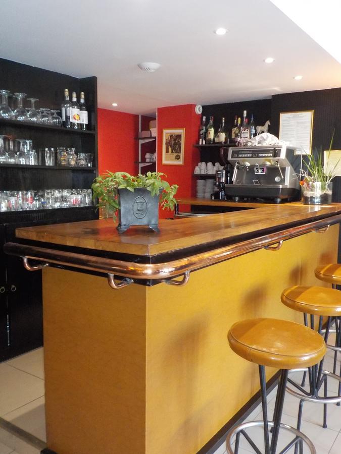 Hotel De Bretagne Dol Centre Ville - Hotel Et Restaurant Dol-de-Bretagne Bagian luar foto