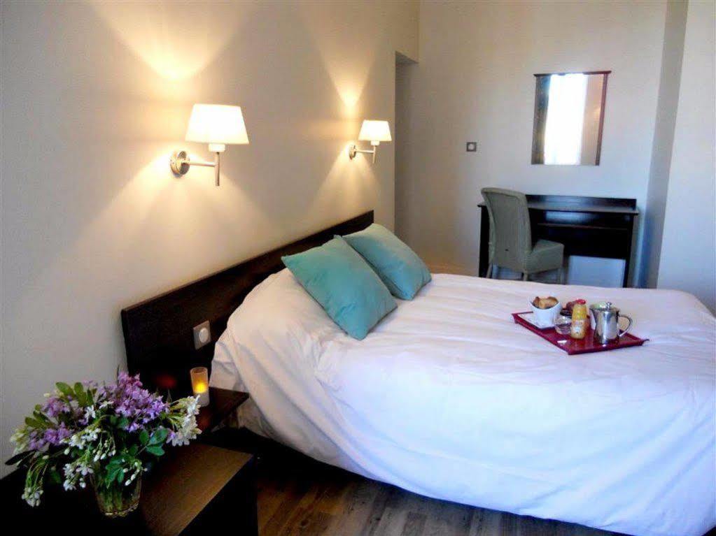 Hotel De Bretagne Dol Centre Ville - Hotel Et Restaurant Dol-de-Bretagne Bagian luar foto