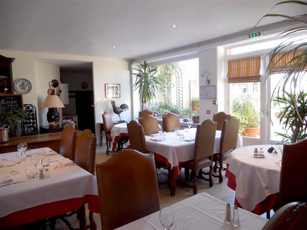 Hotel De Bretagne Dol Centre Ville - Hotel Et Restaurant Dol-de-Bretagne Bagian luar foto